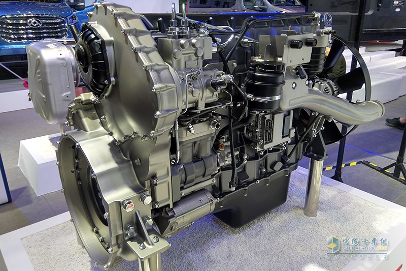 一步到位 上菲紅攜四款國六發(fā)動機(jī)吸睛上海車展