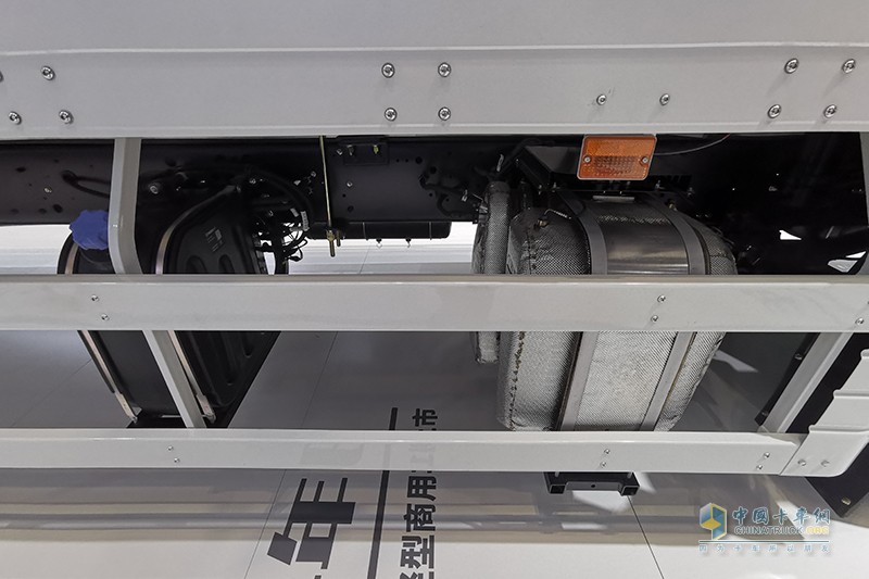 慶鈴汽車 FRT 4×2 國六載貨車底盤