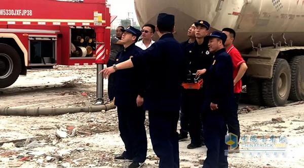 蘭州市消防支隊領導觀看演練