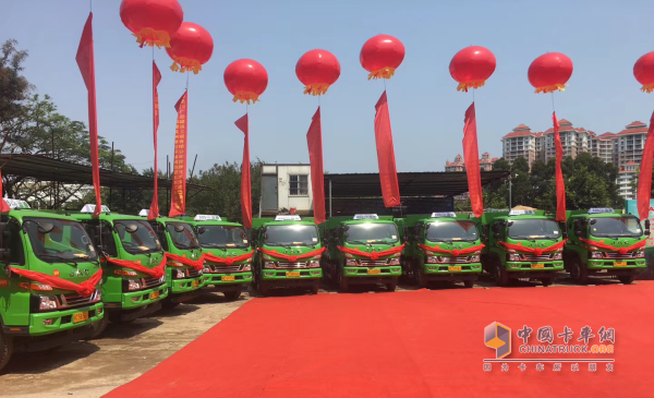 首批20輛江淮新型智能城市環(huán)保渣土車(chē)交付