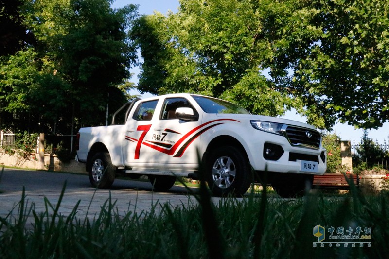 8.68萬起售 中國首款國六皮卡全新汽油國六風(fēng)駿7領(lǐng)創(chuàng)上市