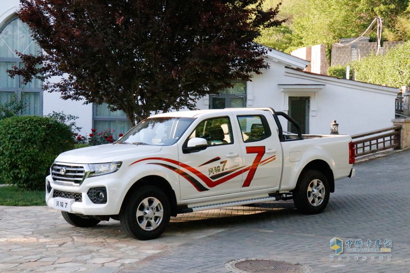 8.68萬起售 中國首款國六皮卡全新汽油國六風(fēng)駿7領(lǐng)創(chuàng)上市