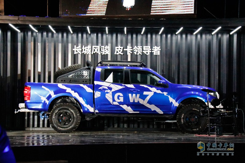 8.68萬起售 中國首款國六皮卡全新汽油國六風(fēng)駿7領(lǐng)創(chuàng)上市