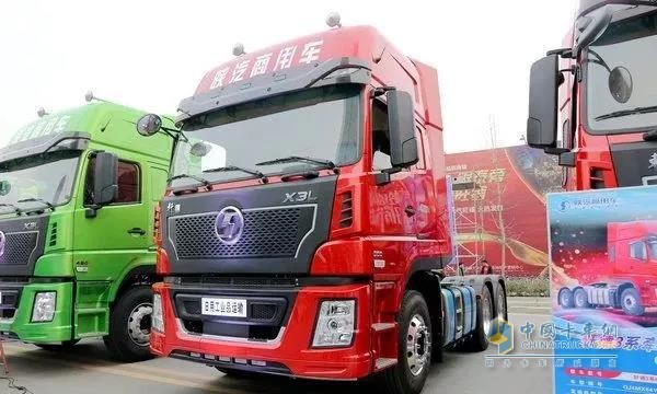 裝配YCK13國六發(fā)動(dòng)機(jī)的軒德X3L牽引車