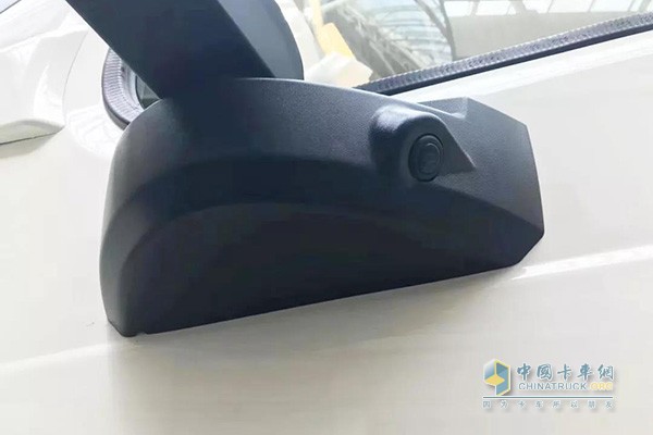 全方位攝像頭時刻了解整車運(yùn)行狀態(tài)