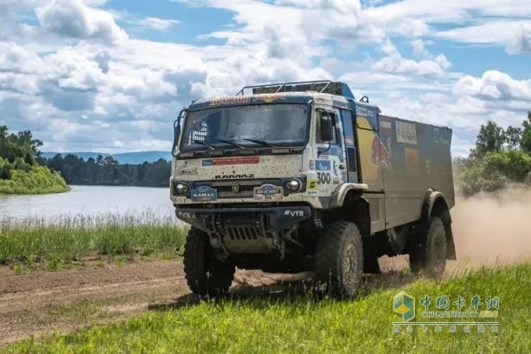 東風(fēng)康明斯ISZ發(fā)動機(jī)為車隊提供了澎湃動力