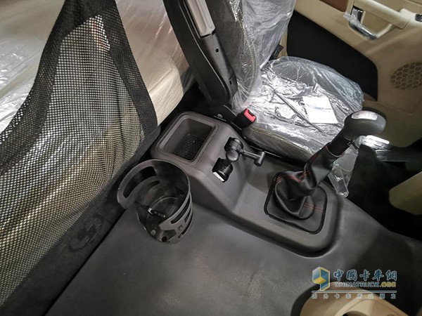 暖壺架，更符合國內(nèi)卡車司機(jī)需求