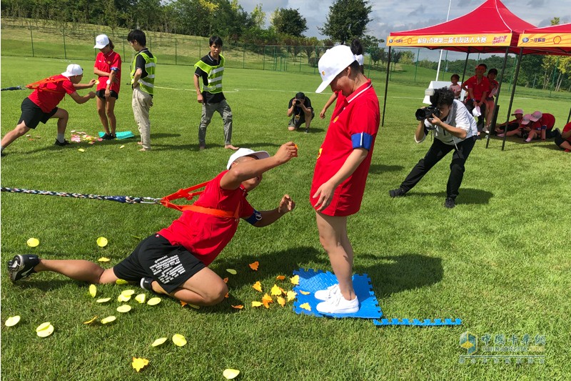 “解放征萬里，殼牌助無憂” 第三屆卡友達人大賽首站快樂家庭賽蓉城開賽