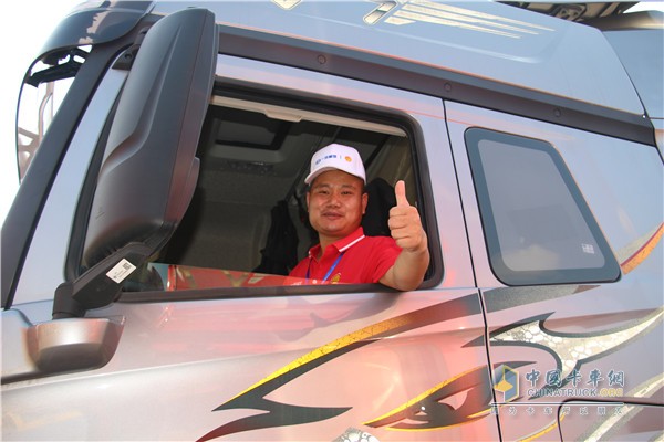 解放&殼牌第三屆卡友達人大賽高安站冠軍劉兵