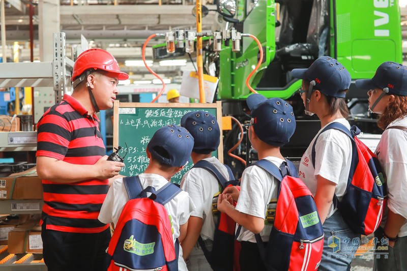 “凝聚紅巖魂，共圓中國夢”  上汽紅巖第二期“紅巖精神”夏令營精彩不斷