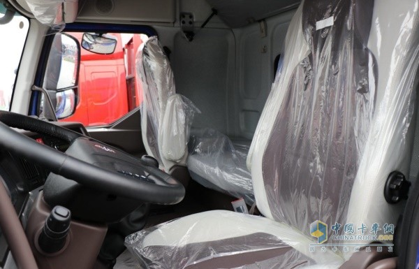 乘龍H5快運房車座椅