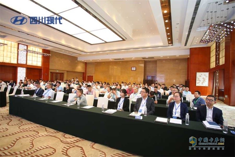 “展泓圖，創(chuàng)新篇”，四川現(xiàn)代發(fā)布泓圖系列輕卡