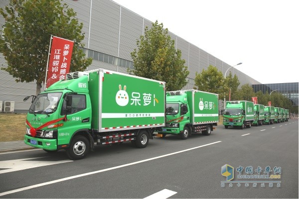 排列整齊的江淮駿鈴V6車隊