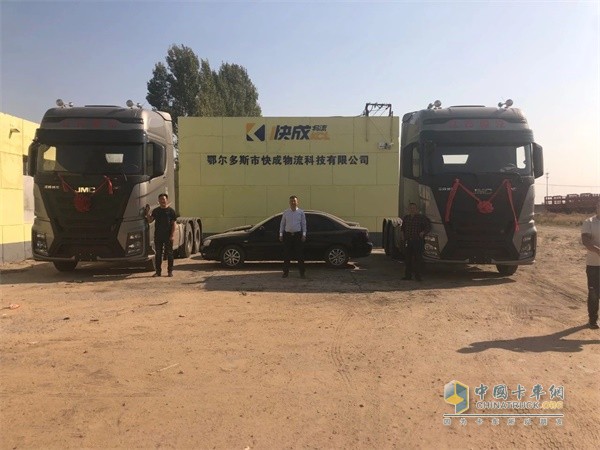 江鈴?fù)垹恳?chē)