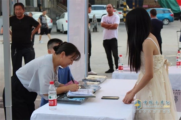 福田戴姆勒客戶現(xiàn)場留資