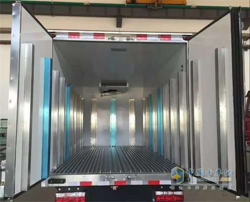 江淮駿鈴冷鏈車貨箱