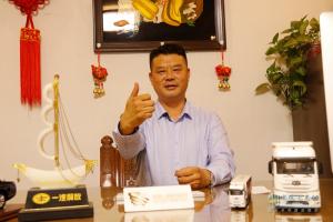 “榮耀萬輛，領(lǐng)航中原” 一汽解放河南區(qū)域長春青島雙基地雙萬輛慶典