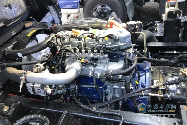 云內(nèi)德威95馬力發(fā)動機