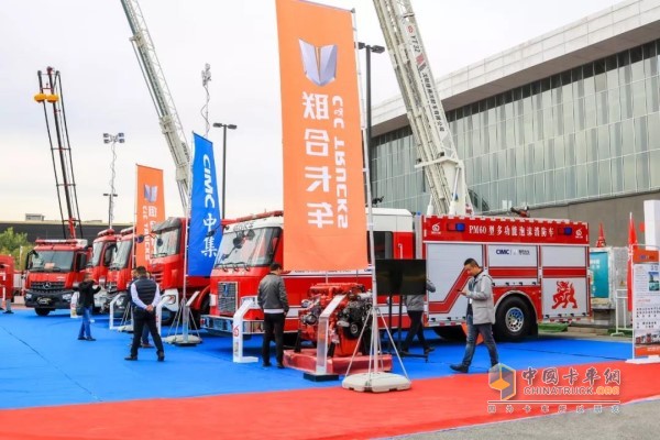 中集聯(lián)合卡車展會(huì)車輛