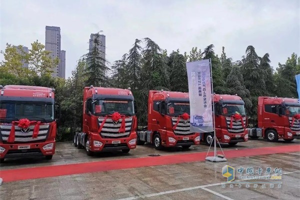 歐曼超級(jí)重卡國典版