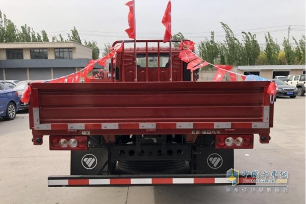 領(lǐng)航輕卡動(dòng)力強(qiáng)勁