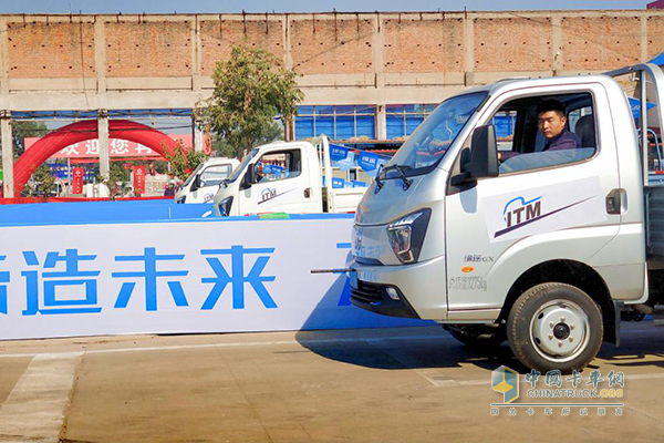 飛碟汽車(chē)我是卡車(chē)人大賽國(guó)六精英賽石家莊站比賽現(xiàn)場(chǎng)