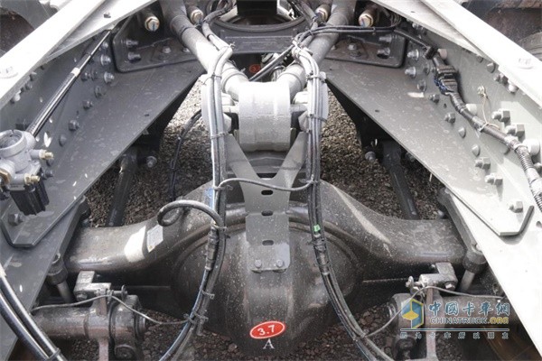 豪瀚燃?xì)廛嚥捎肰型推力桿，穩(wěn)定性更高