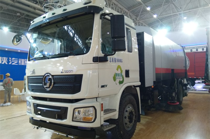 用實力與顏值應(yīng)戰(zhàn) 陜汽家族攜多款產(chǎn)品亮相武漢車展