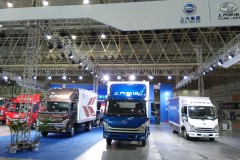 紀念版C500首次亮相 上汽躍進攜6款產品進擊武漢車展