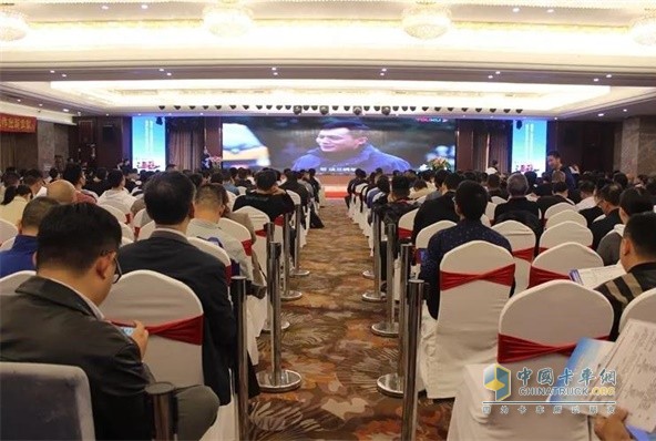 陜汽重卡上海市國三柴油集卡限行及提前報廢補貼政策宣貫會現場