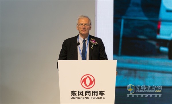 東風商用車國際年度卡車評委會主席Gianenrico Griffini先生講話