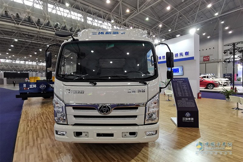 [武漢車(chē)展]新氫卡＋集裝箱無(wú)人轉(zhuǎn)運(yùn)車(chē) 三環(huán)展行業(yè)領(lǐng)先技術(shù)