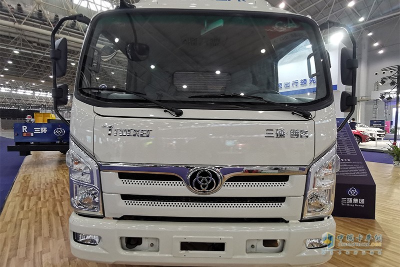 [武漢車(chē)展]新氫卡＋集裝箱無(wú)人轉(zhuǎn)運(yùn)車(chē) 三環(huán)展行業(yè)領(lǐng)先技術(shù)