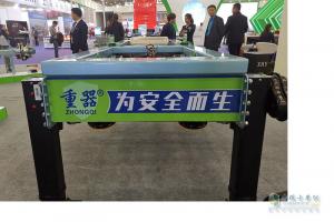 ［武漢車展］容積達(dá)130方的集裝箱亮相武漢車展  鑼響掛車合規(guī)產(chǎn)品更驚艷  