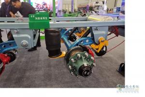 ［武漢車展］容積達(dá)130方的集裝箱亮相武漢車展  鑼響掛車合規(guī)產(chǎn)品更驚艷  