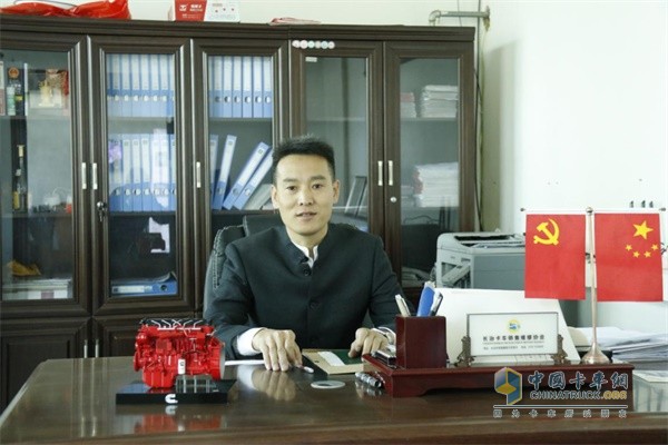 歐曼長治桓偉汽運有限公司總經(jīng)理秦晉偉先生