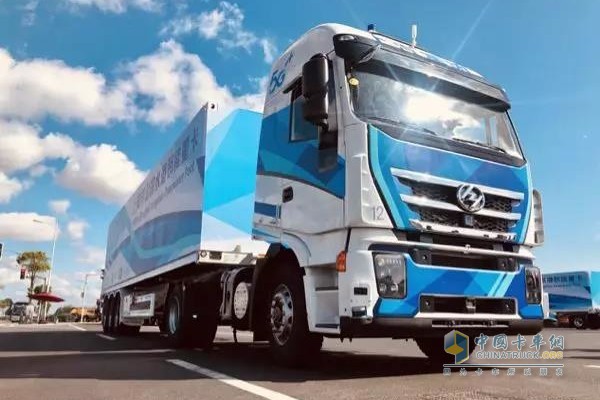 上汽紅巖5G智能重卡成功實(shí)現(xiàn)在港區(qū)特定場景下的L4級(jí)自動(dòng)駕駛