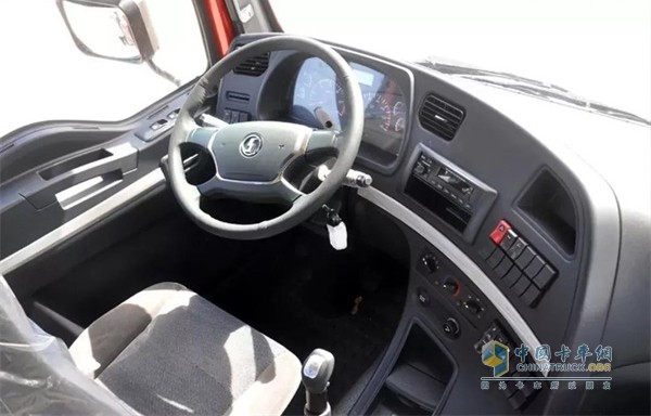 德龍新M3000標準版自卸車體驗更舒適