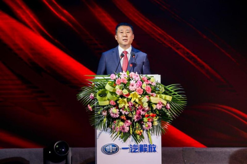 “華彩西部展榮耀，譽(yù)鼎解放鑄輝煌”一汽解放西部跨越三萬輛慶典