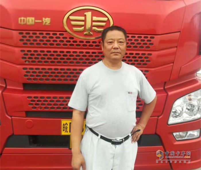 解放卡車忠實(shí)用戶陳守杰