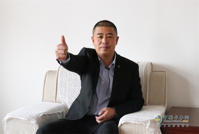 天津宇屹新材料科技發(fā)展有限公司車隊主管王隊長為解放點贊