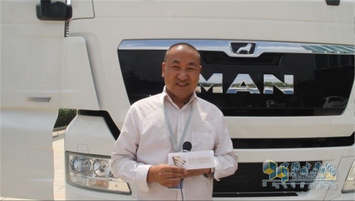 中國(guó)第一輛曼恩限量版變色龍GTX車(chē)主畢光喜