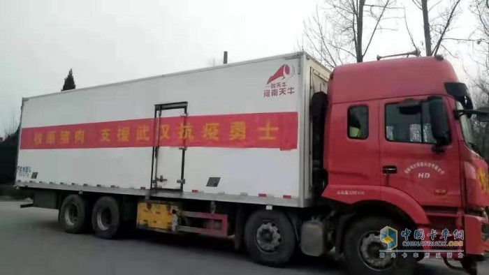 參與防疫物資、生活保障物資運(yùn)輸?shù)慕锤駹柊l(fā)車輛