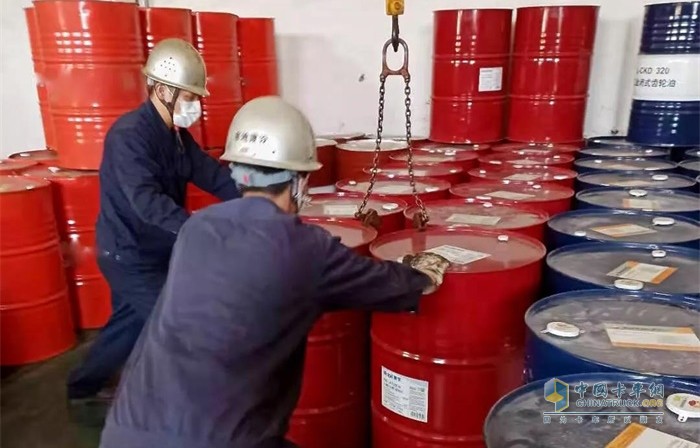 鋼廠備用潤滑油告急，美孚即刻支援