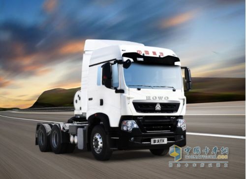 中國(guó)重汽豪沃TX LNG牽引車(chē)