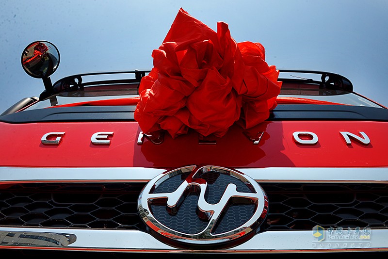 紅巖上新！紅巖杰獅2020牽引車豪輕、豪省、豪舒適