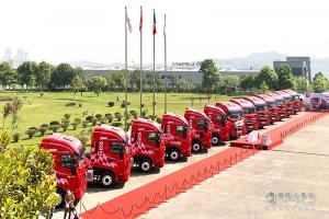 紅巖上新！紅巖杰獅2020牽引車豪輕、豪省、豪舒適