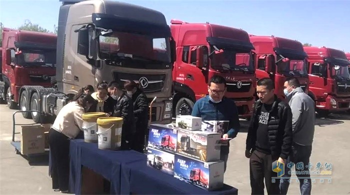 市場一線、開展活動