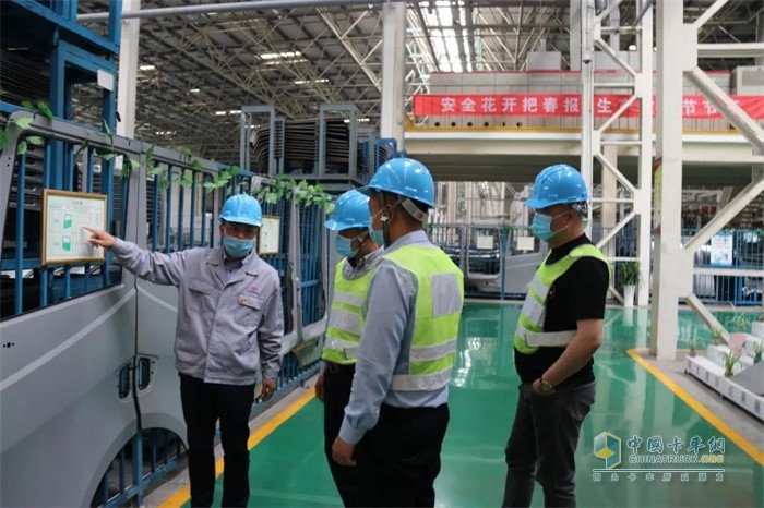 新奧能源物流有限公司總經理張浩一行參觀華菱車間