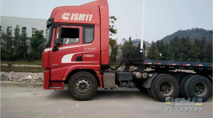 孫仁敏的搭載強(qiáng)勁西康ISM11發(fā)動(dòng)機(jī)的陜汽康明斯X3000